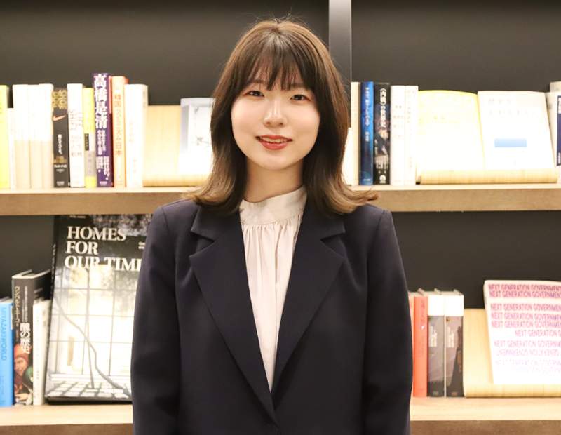 足立 明里紗
